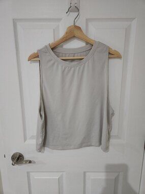 Fabletics Off-White Cropped Muscle Tee - Large